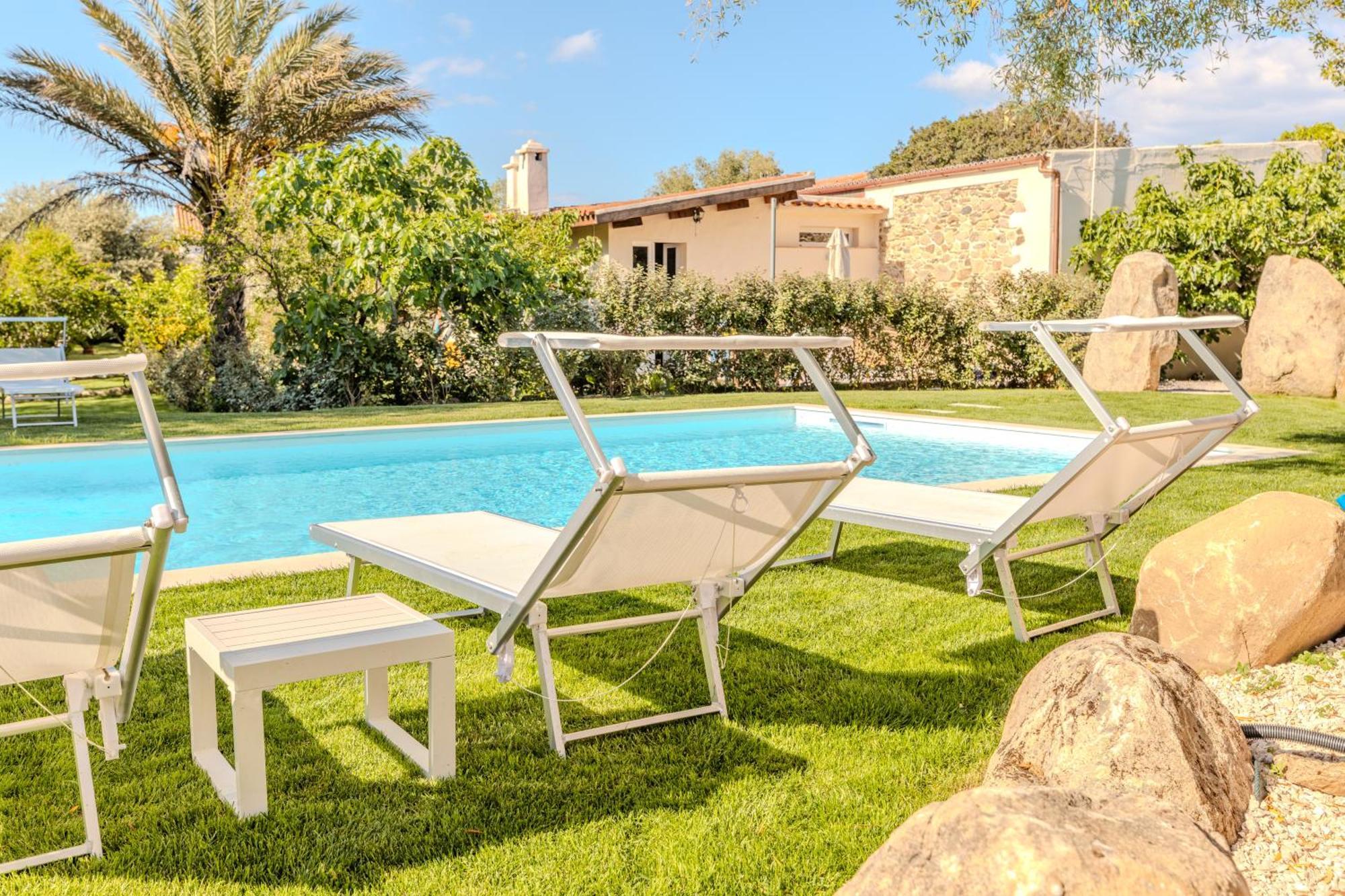 Stazzo San Teodoro Piscina Condivisa Apartman Kültér fotó