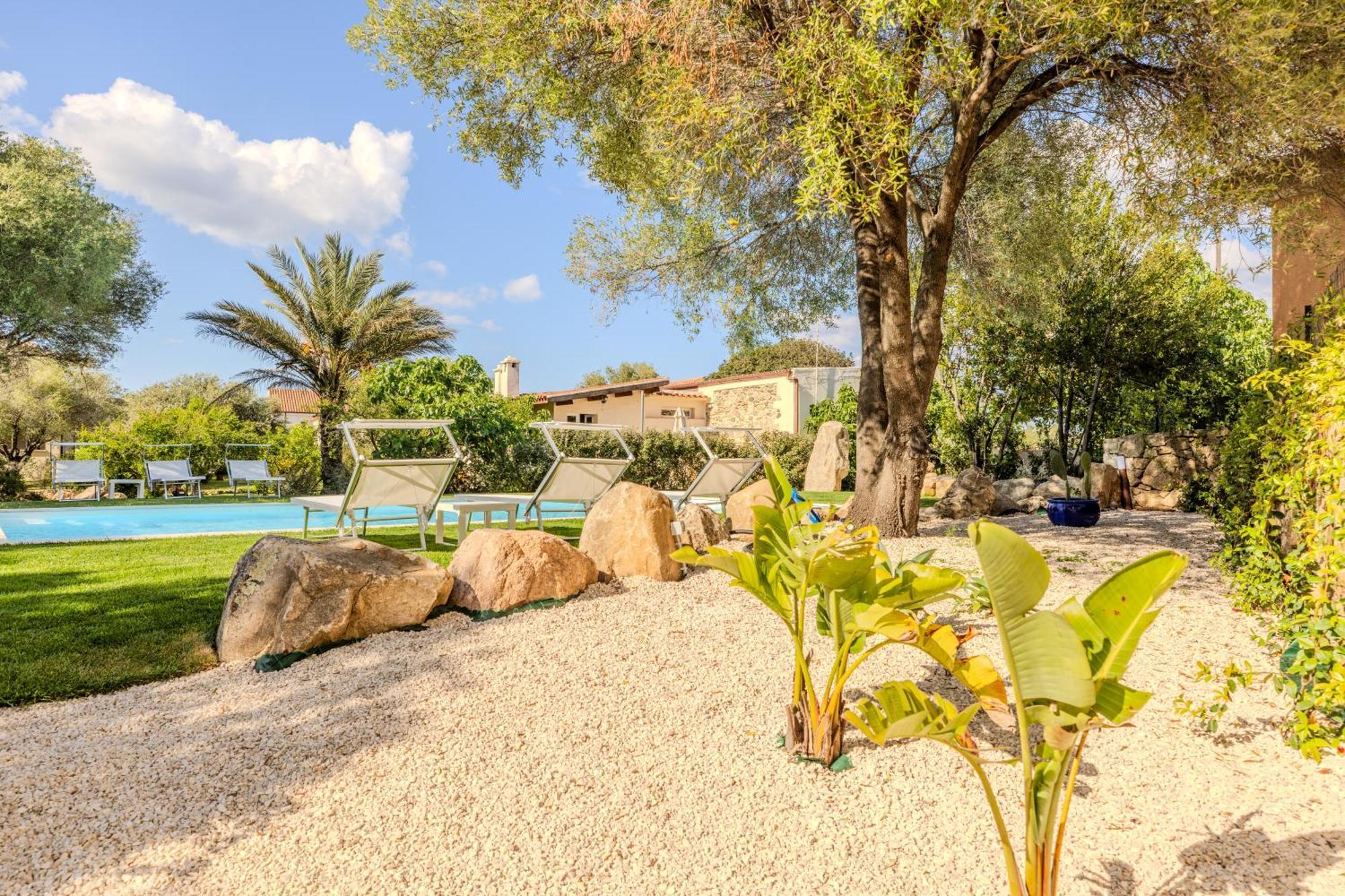 Stazzo San Teodoro Piscina Condivisa Apartman Kültér fotó